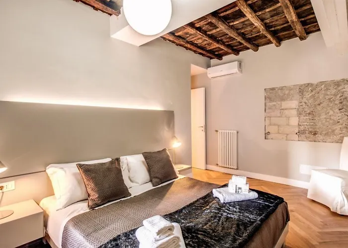Trevi Fountain Superior 3 Bdr Appartement