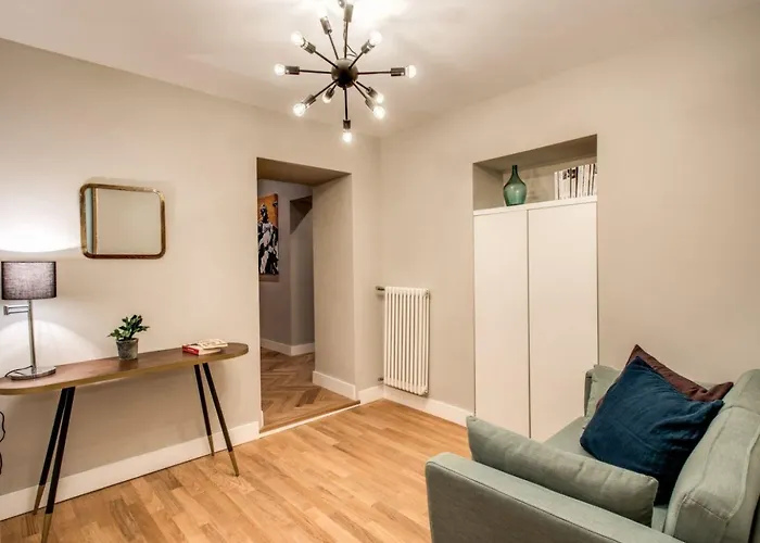 Apartment Trevi Fountain Superior 3 Bdr Rome